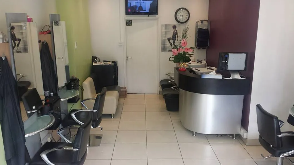 CYRUS Unisex Hairdressers