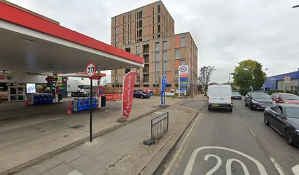 E G Service Station