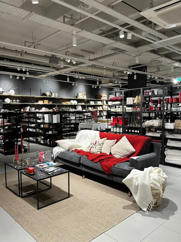 H&M HOME