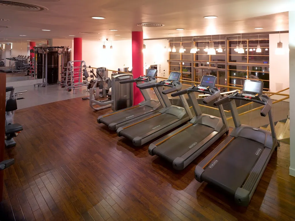Hanworth Air Park Leisure Centre & Library