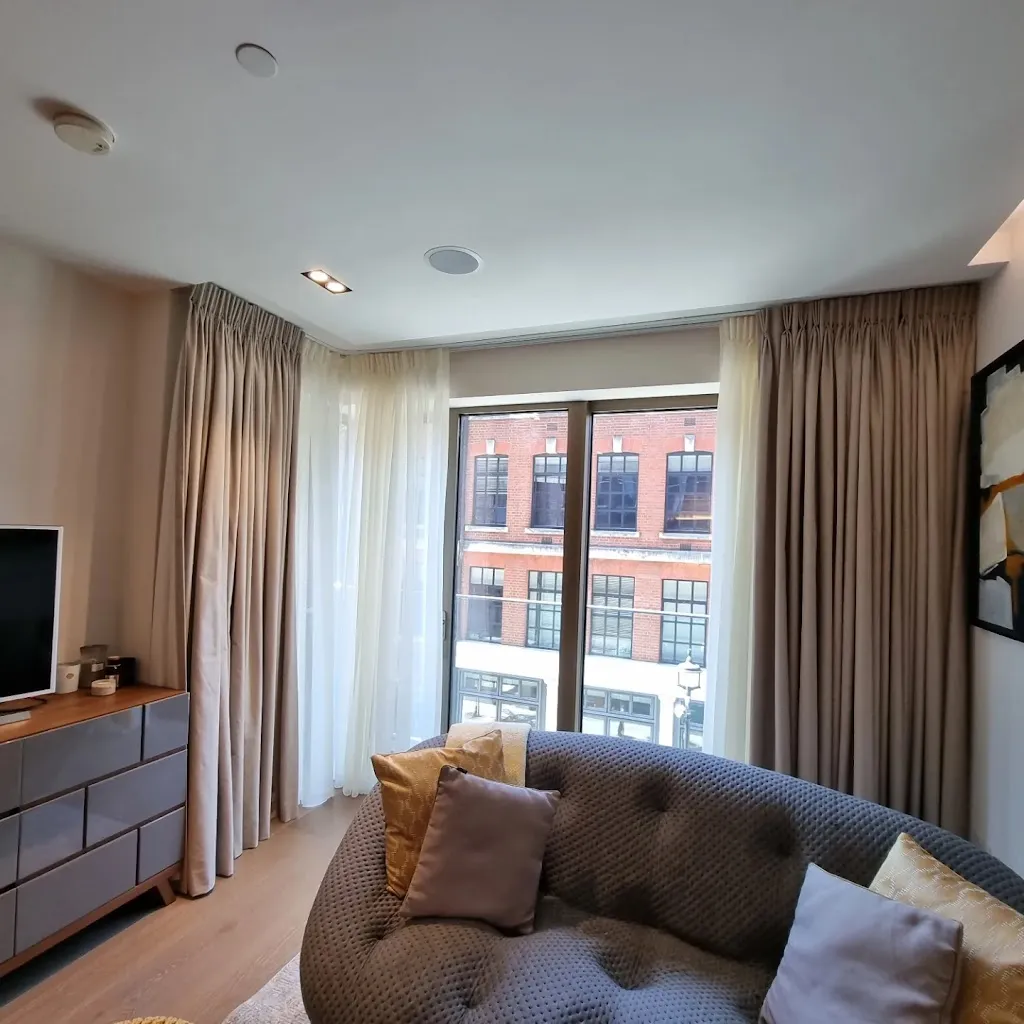 HereBlinds