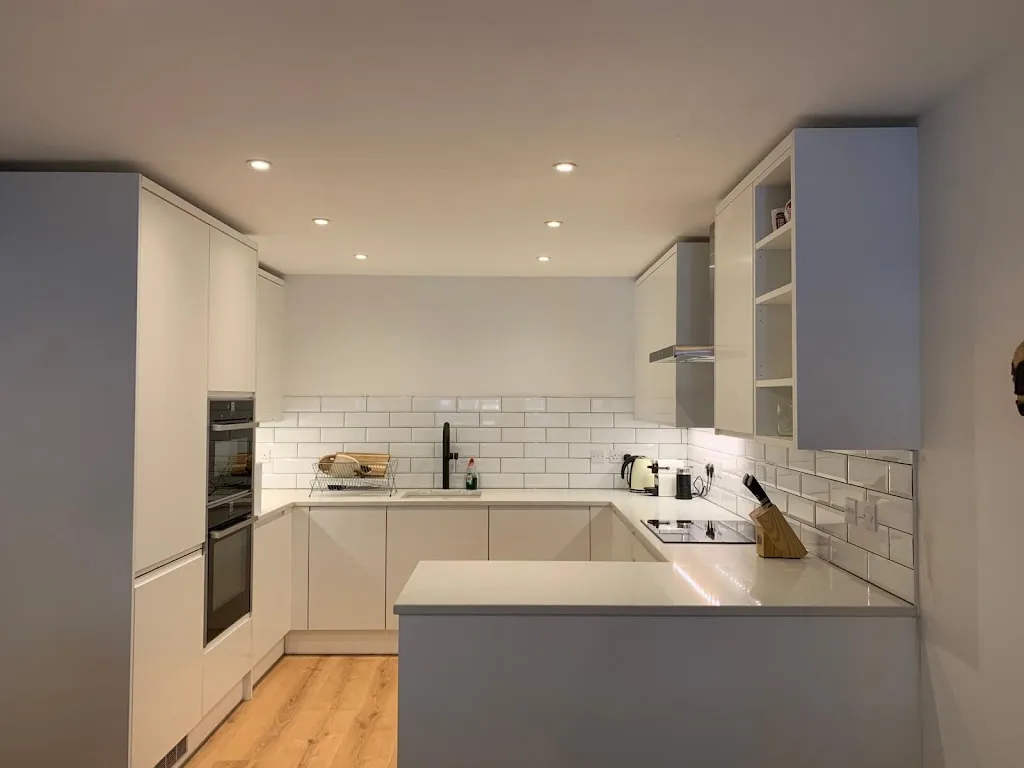 Hshomes specialists in kitchens and bathrooms