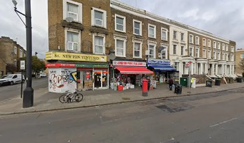 Junction pound plus store