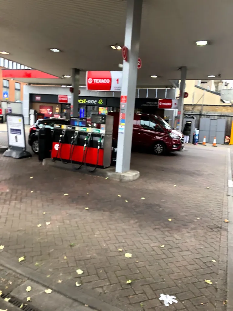 Lakedale Service Station