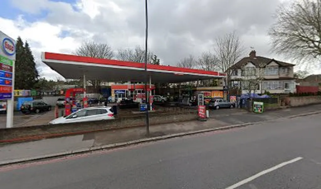 M R H Service Station
