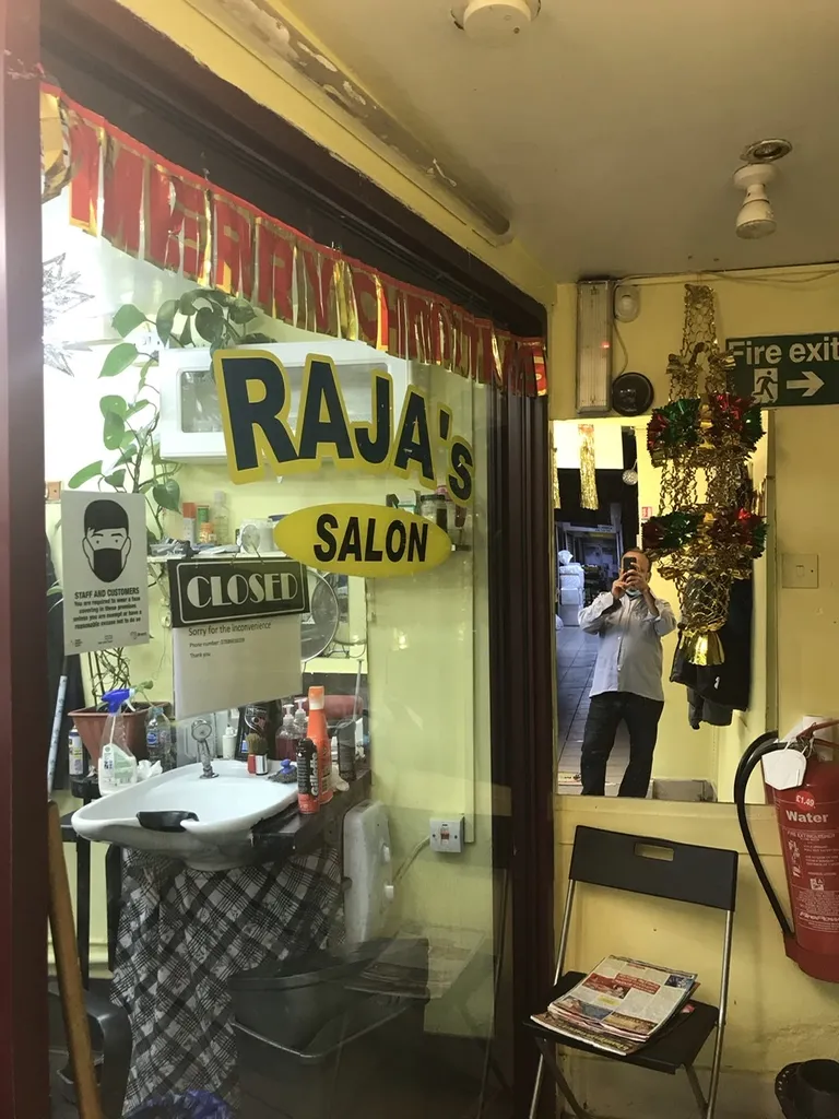 Raja Saloon