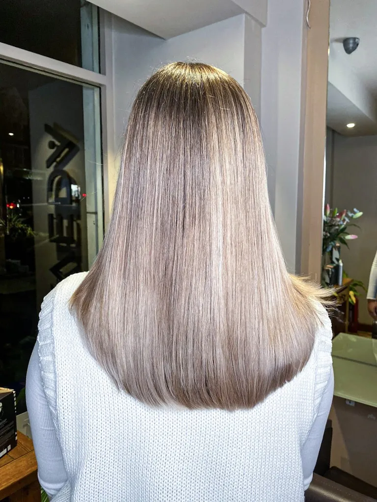 Raw Bella AVEDA
