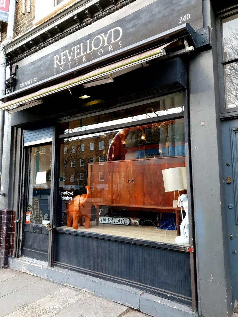 Revelloyd Interiors