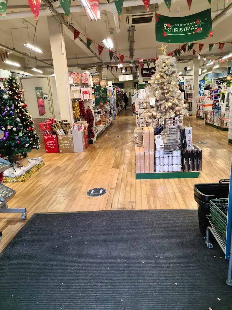 Robert Dyas Chiswick