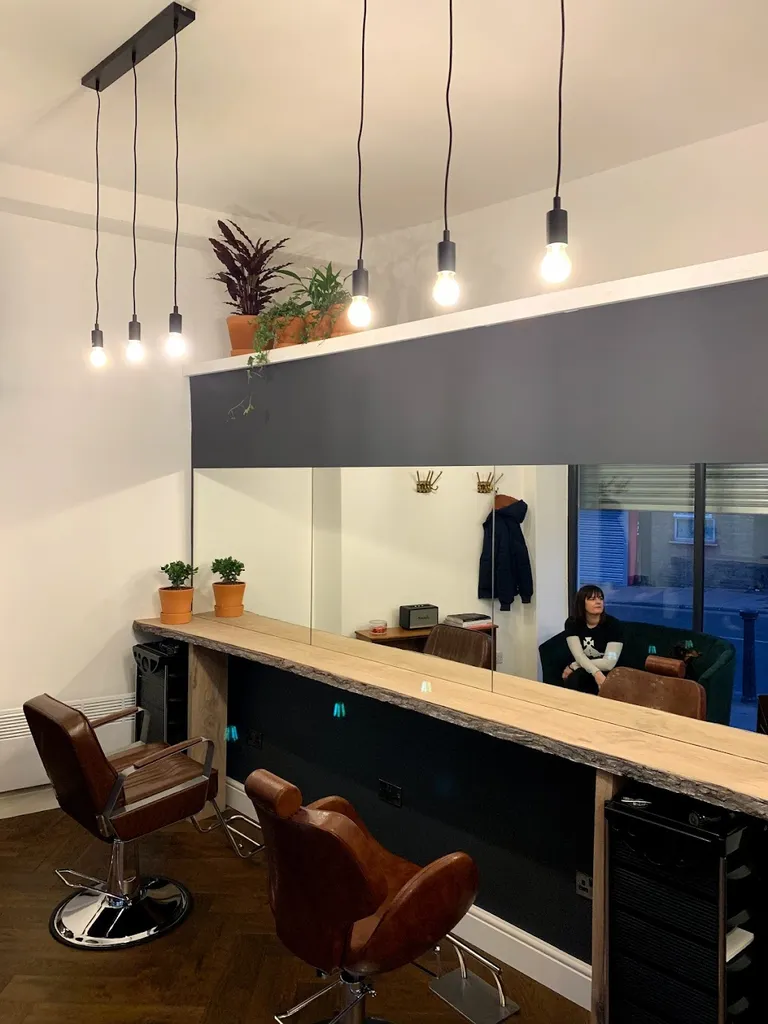 Romi Salon