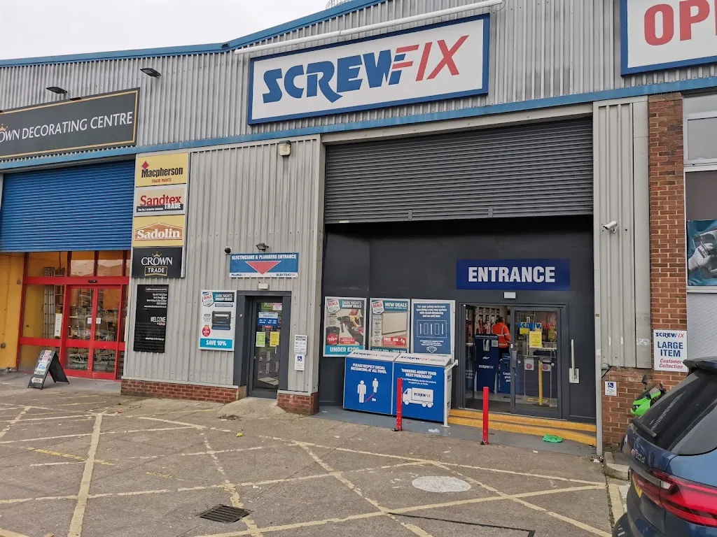 Screwfix Brentford