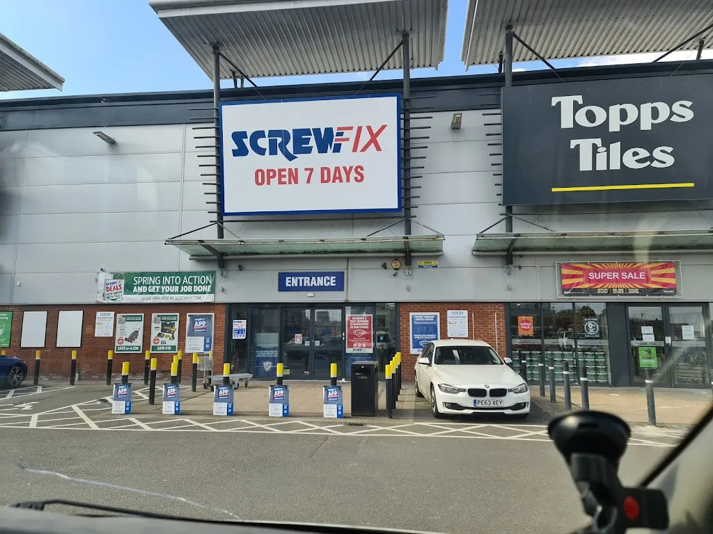 Screwfix Hayes