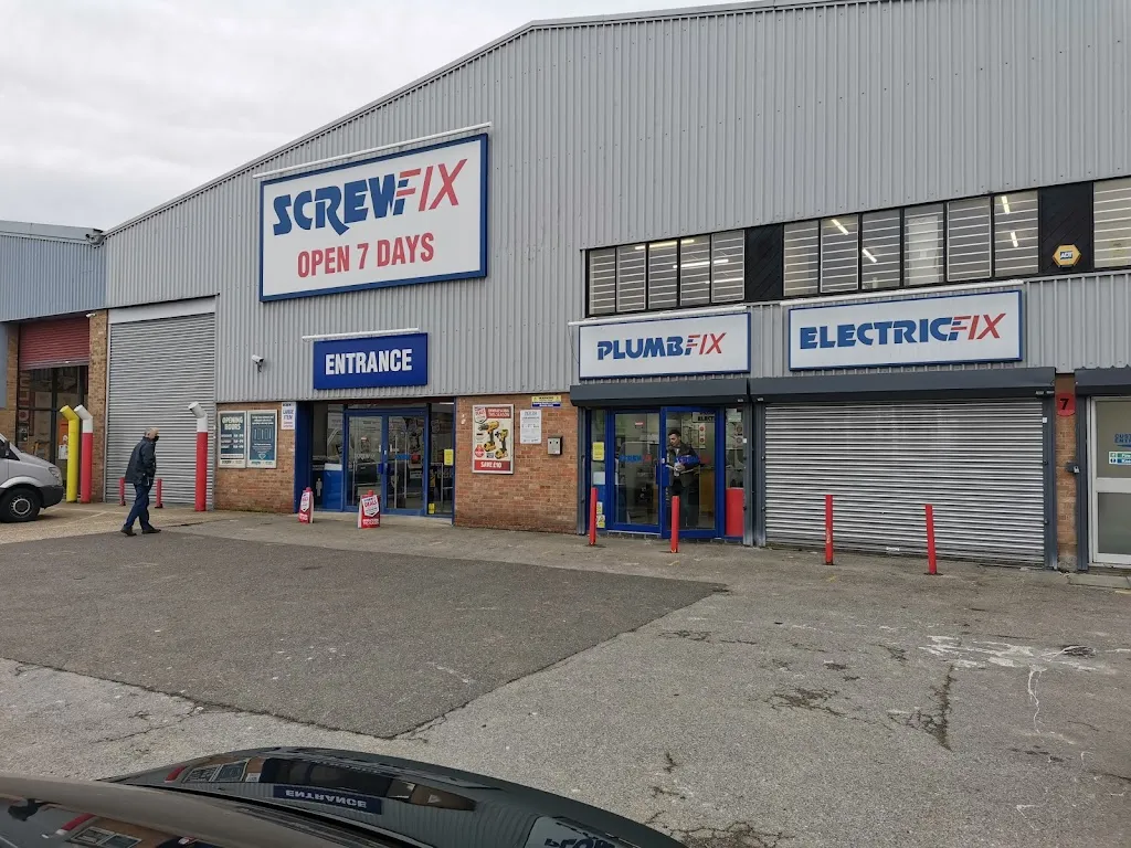 Screwfix Park Royal