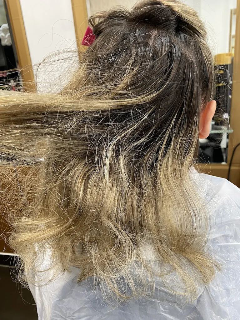 Simone hair