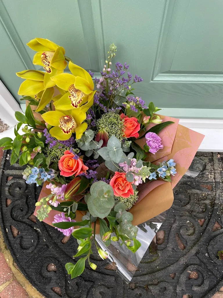 Victoria's Flowers and Gifts