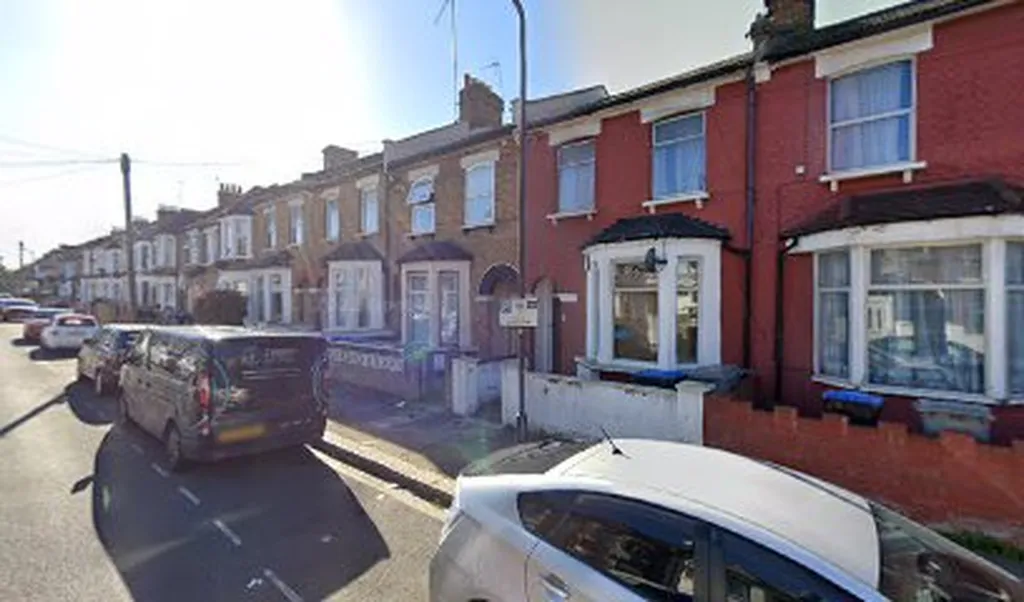 1 Studio Room very near central London