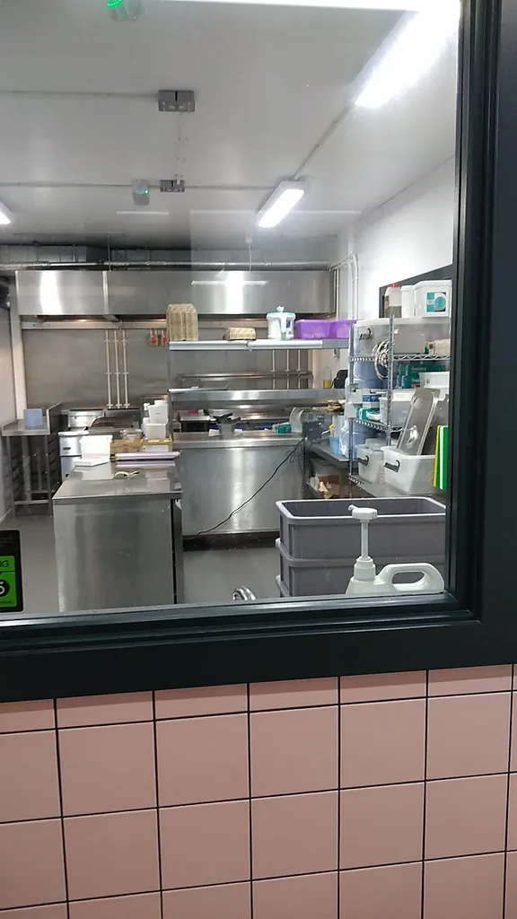 17 Restaurants