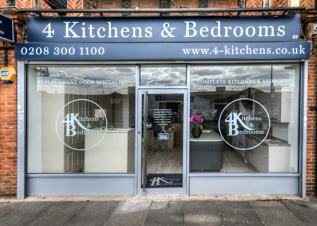 4 Kitchens & Bedrooms
