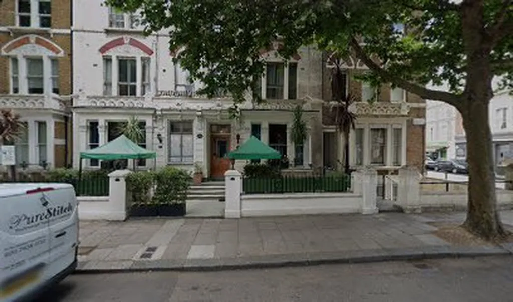 40 Holland Road