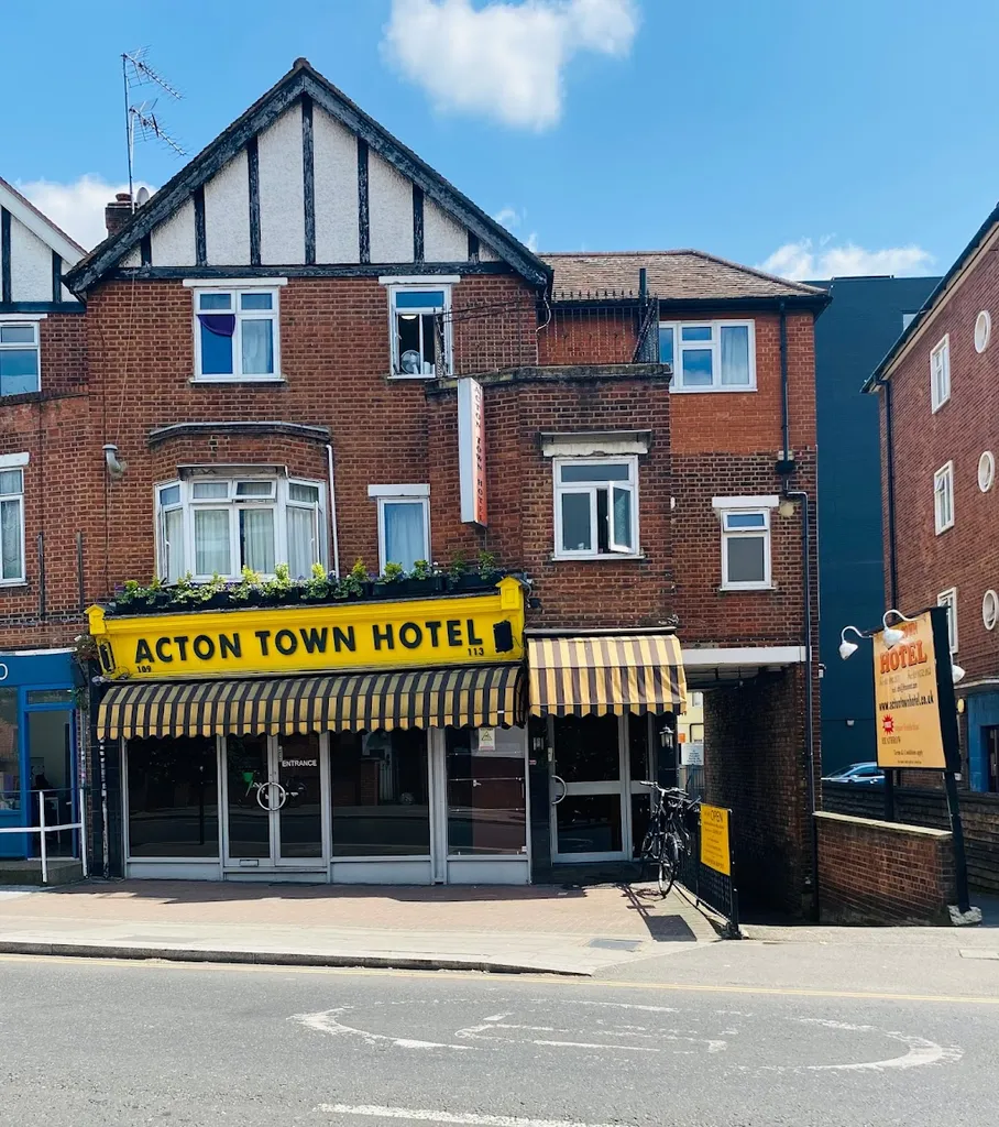 Acton Town Hotel