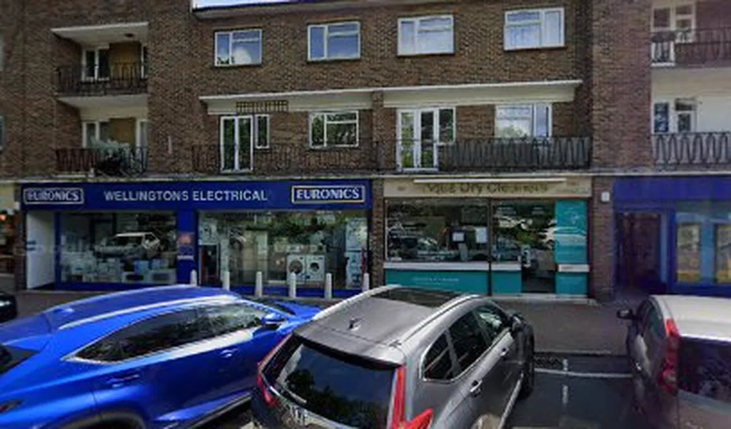Aqua Dry Cleaners