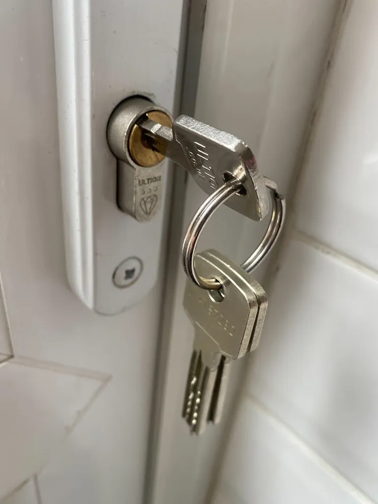 Arkanoid Locksmith East Sheen