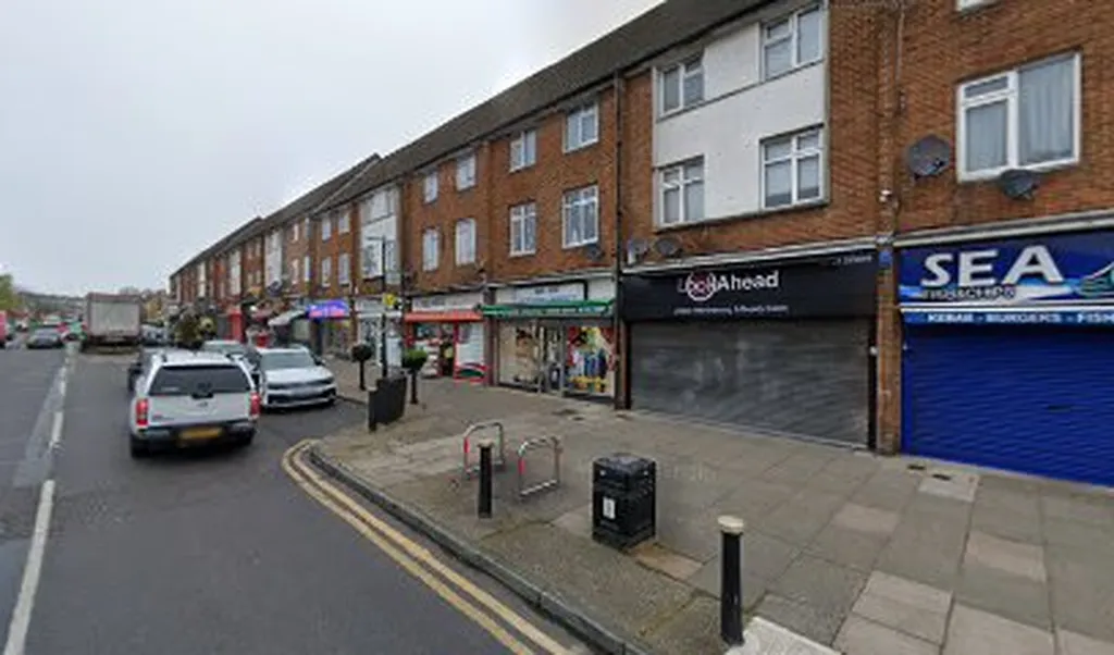 Avon Road Laundrette and Dry Cleaners