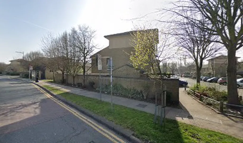 Bankside Road (Stop U)