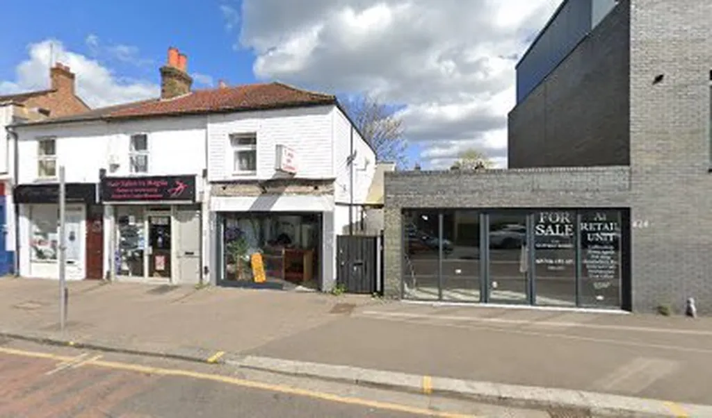Bee Dry Cleaners
