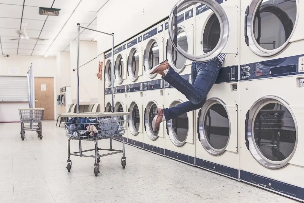 Bond Dry Cleaners