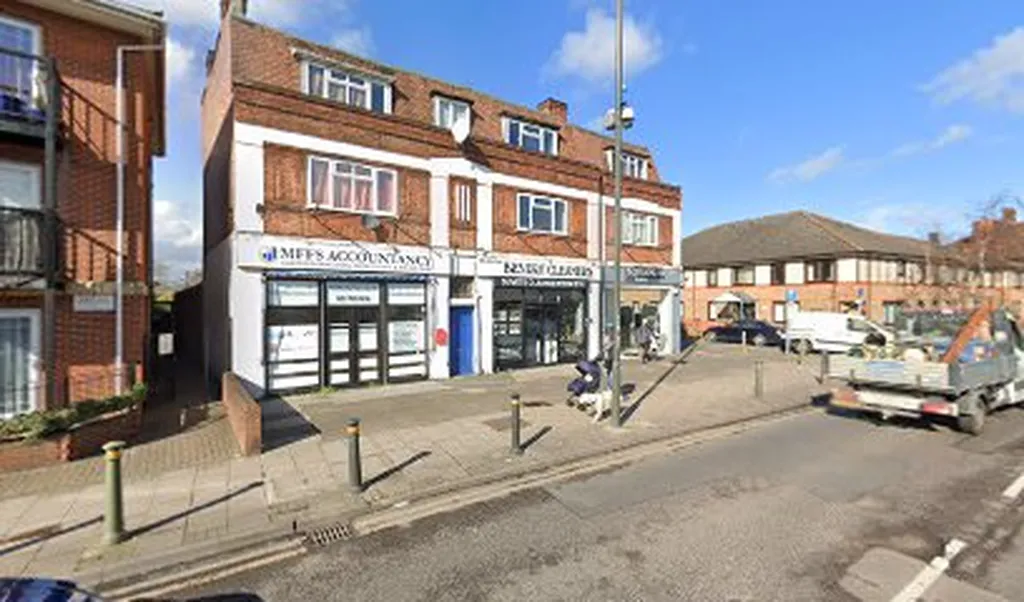 BR3 Dry Cleaners
