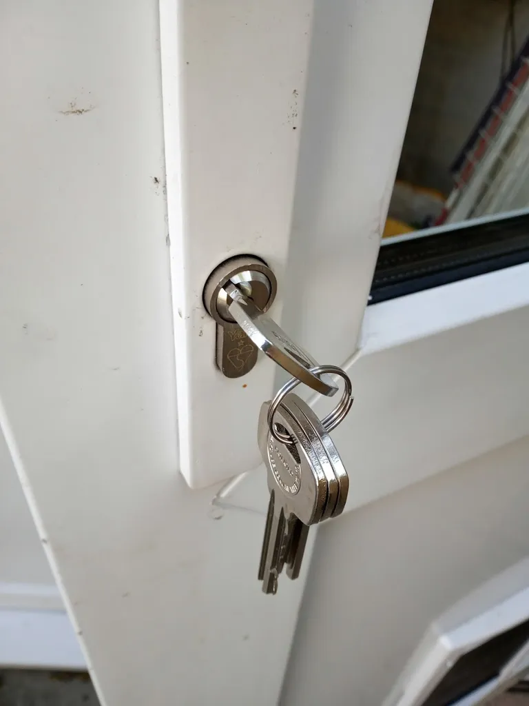 Champion Locks: Locksmith