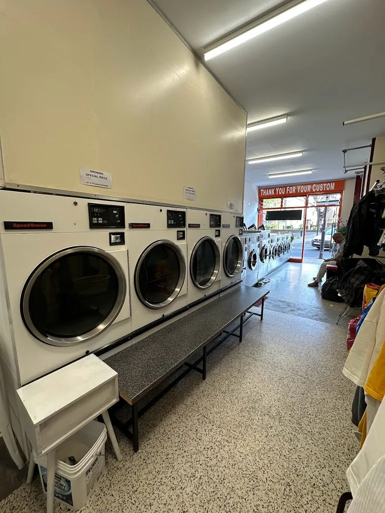 CLAPTON CLUB LAUNDRY