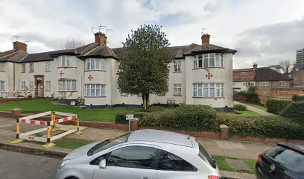Clean & comfortable double bed room in north of London
