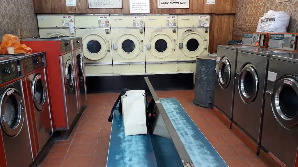 Colliers Wood Laundrette