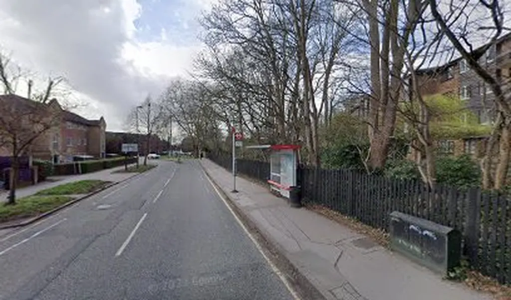 Coombe Road (Stop J)