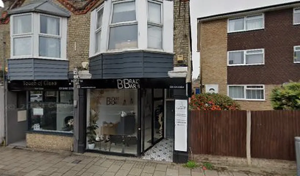 Crossroads Insurance Services (This office has merged with the head office in North London - N8 9BJ)