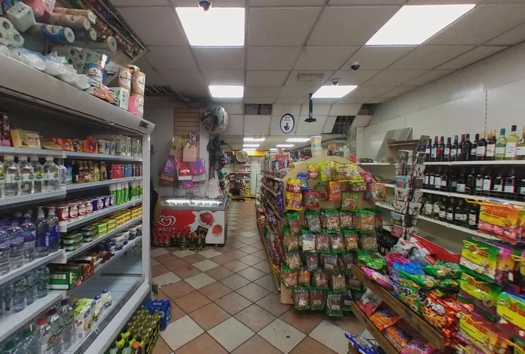 DAVE'S OFF LICENCE