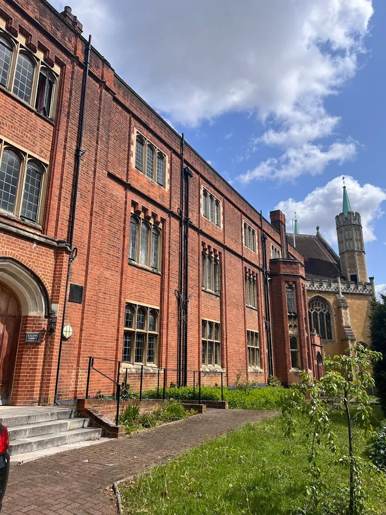 Ealing Abbey House for Guests