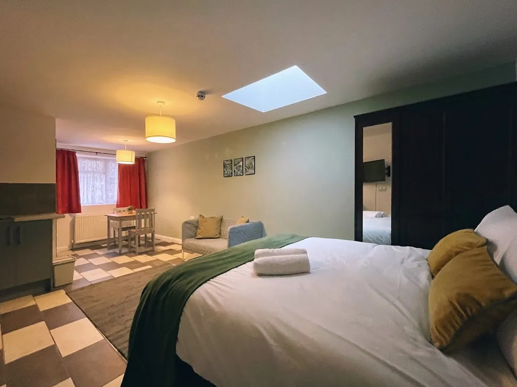 Grand Suits - Heathrow | Serviced Accommodation Southall