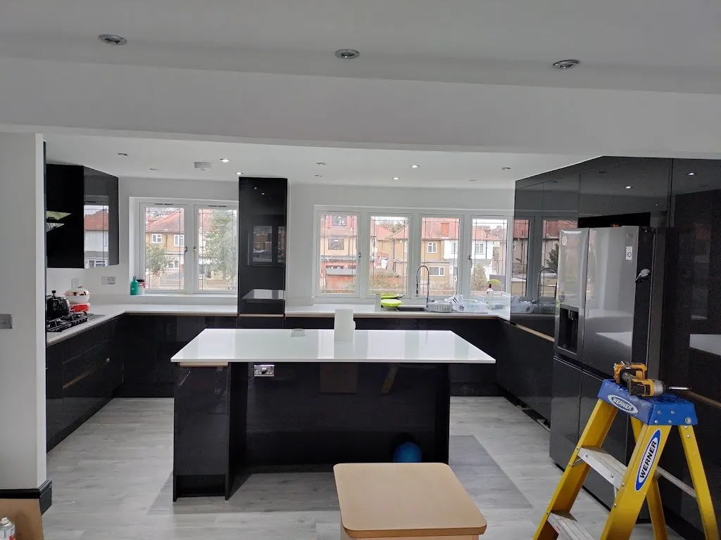 Guruteg kitchen and bedroom