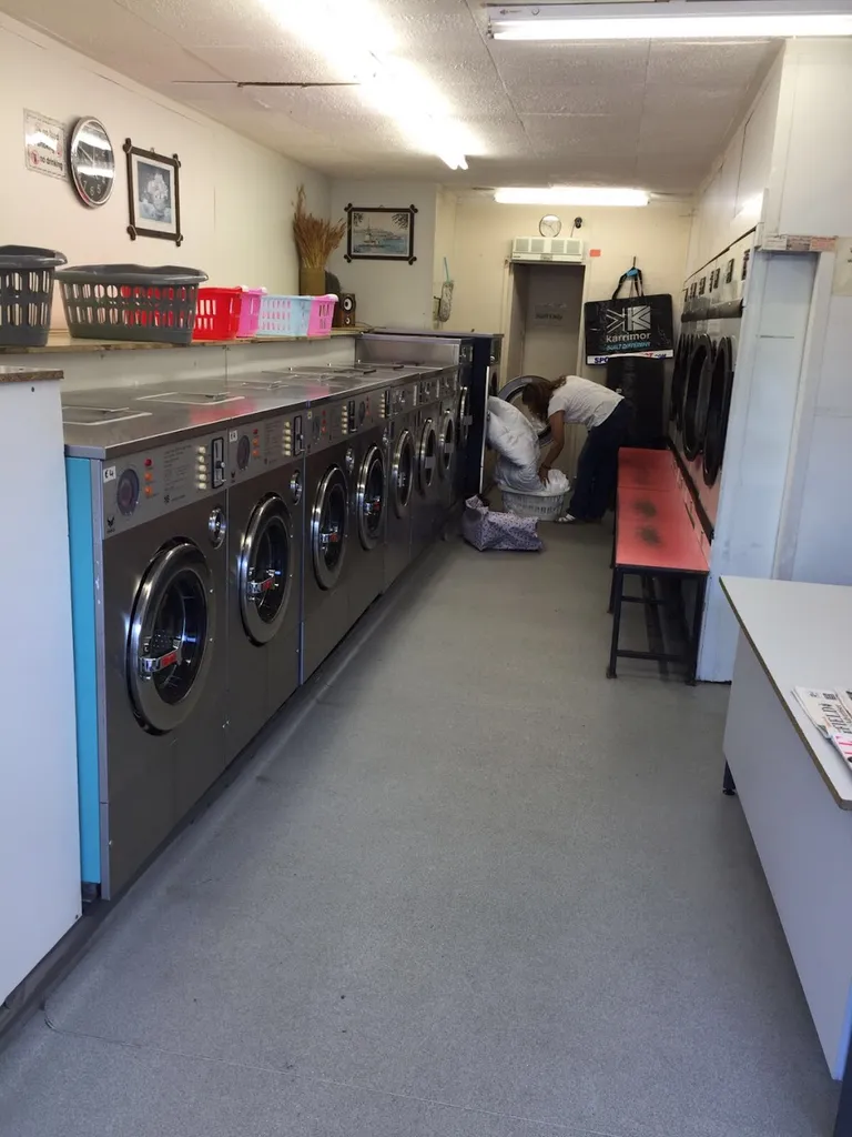 Happy Laundrette