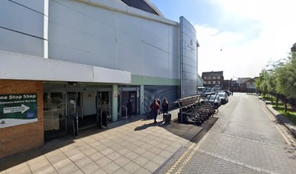 Hayes One Stop Within Botwell Green Library