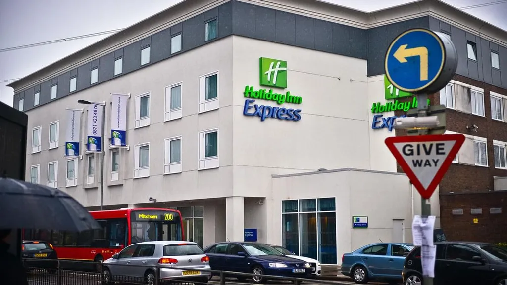 Holiday Inn Express London - Wimbledon South, an IHG Hotel