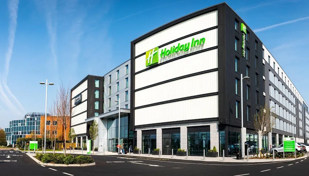Holiday Inn London - Heathrow Bath Road, an IHG Hotel