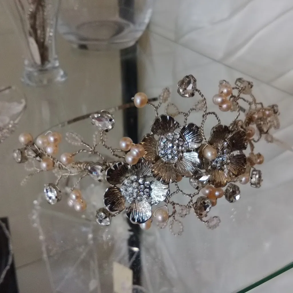 HoneyV | Bespoke Bridal Accessories | Jewellery | Veils | Hats