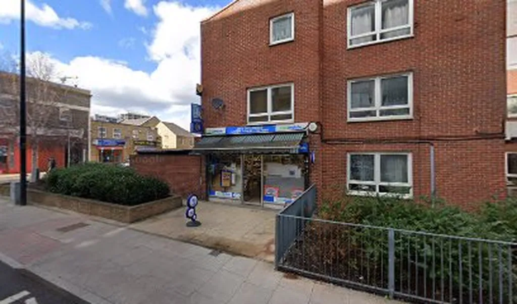 Jay's Off Licence - Poplar