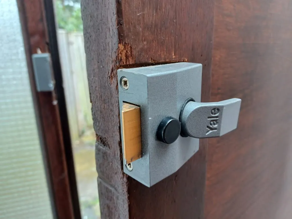 Kamis Locksmith Fulham