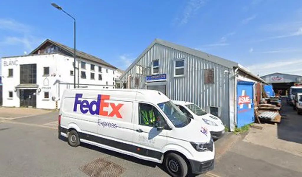 Kensington Dry Cleaners (Park Royal)