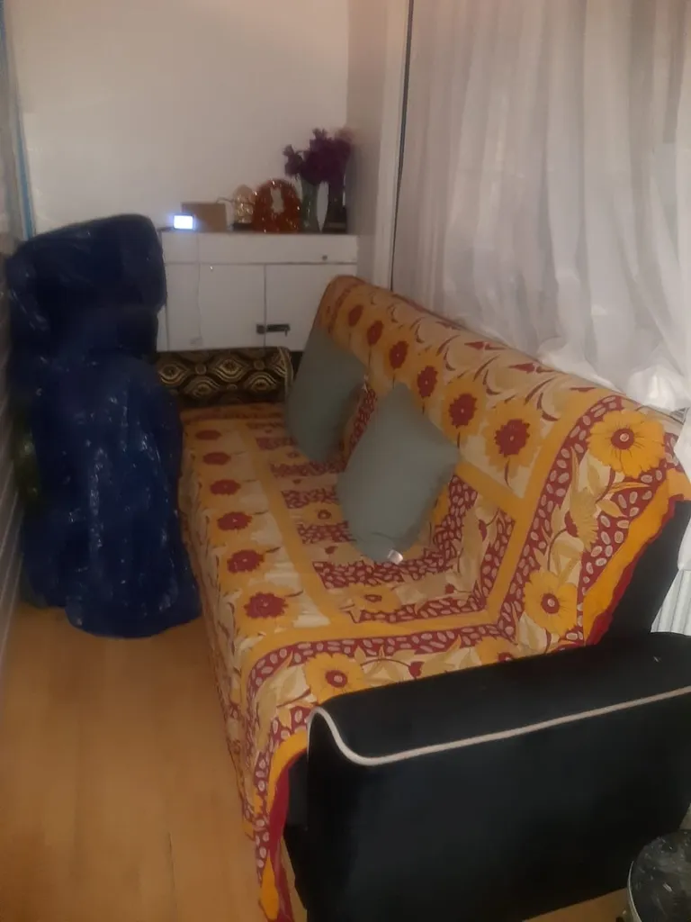 Low Cost Accommodation Southall London सस्ता आवास